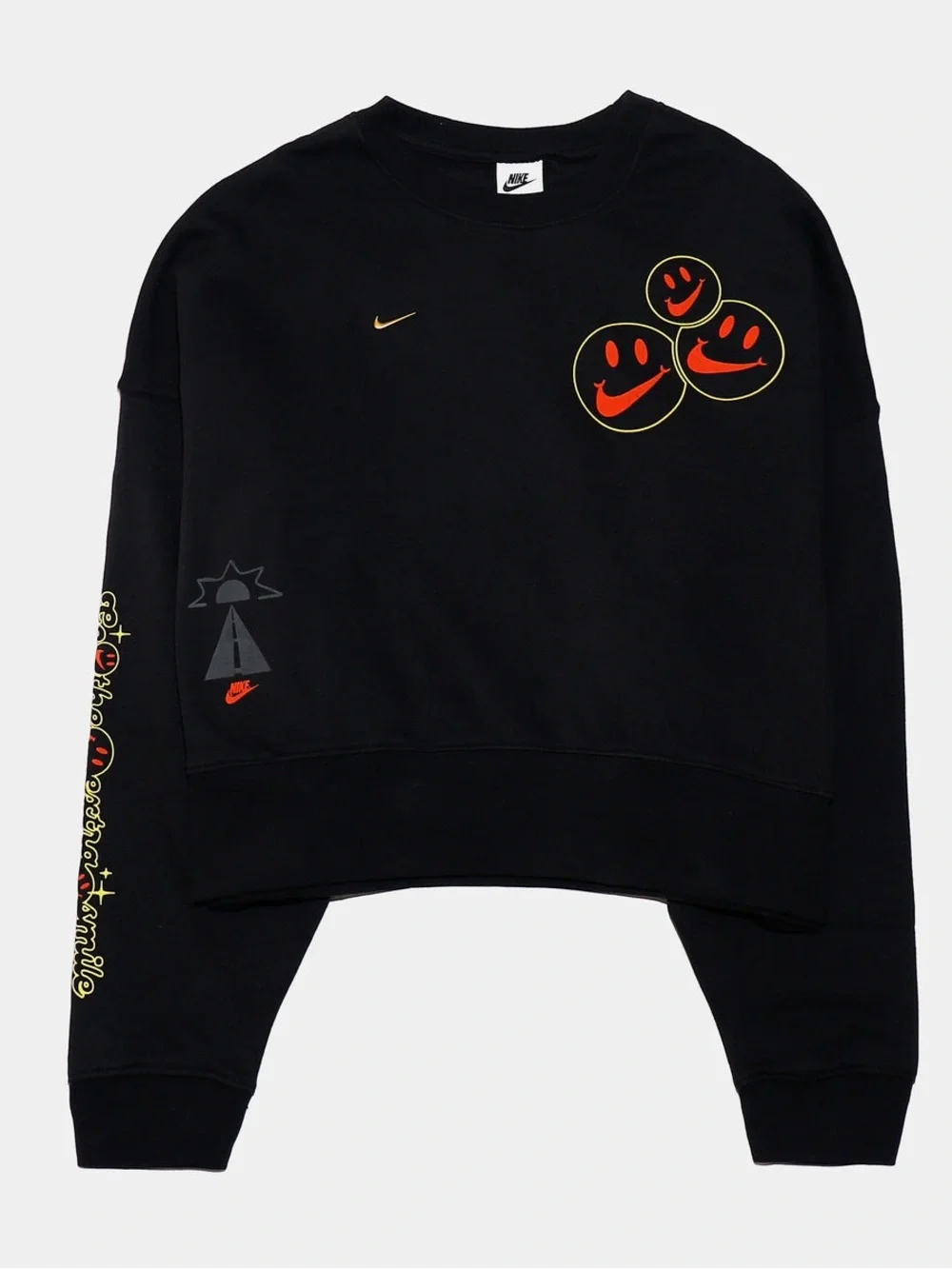 NIKE “Go the Extra Smile” Boxy Cropped Black Crewneck Sweatshirt Women’s Medium